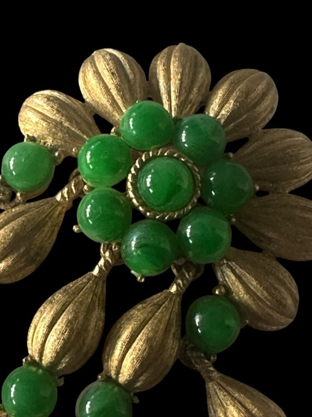 Crown Trifari Brushed Gold Tone Dangle Pin Pendant Green Cabochons Signed - Picture 10 of 10